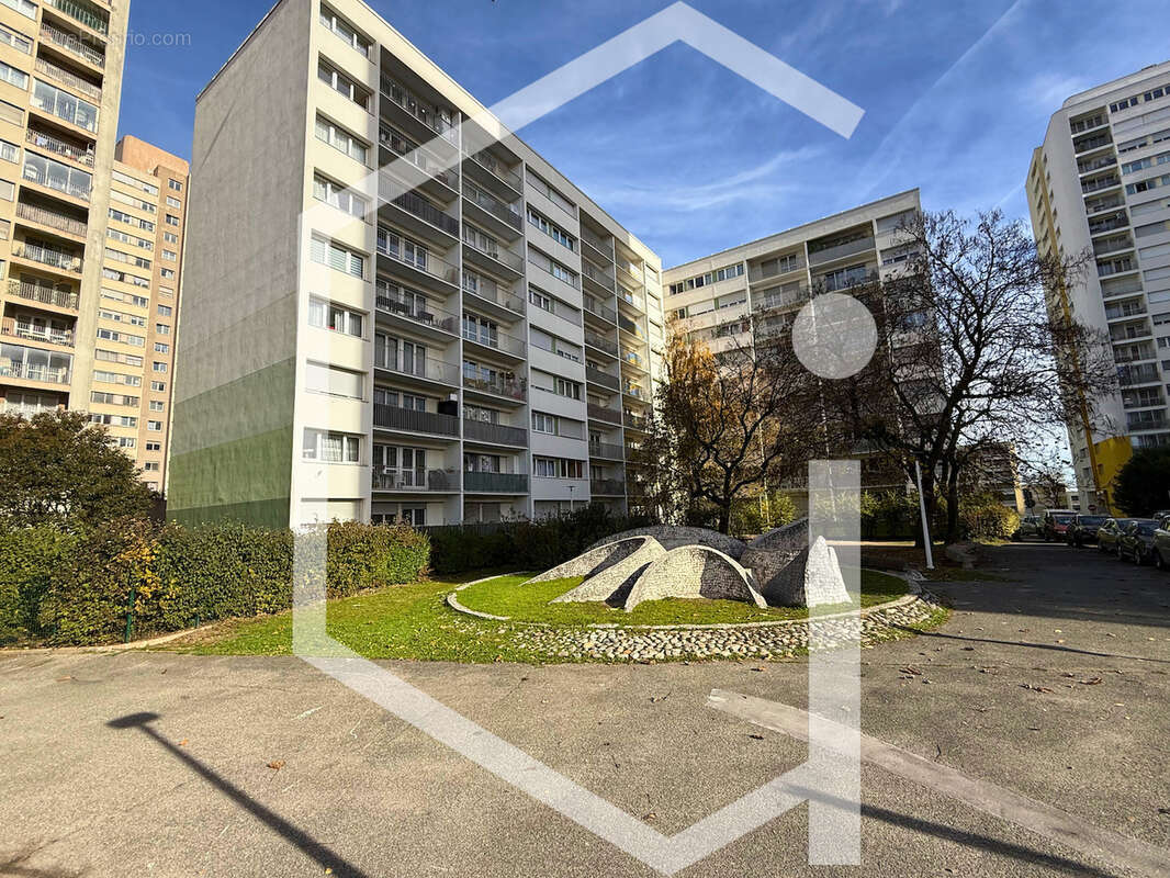 Appartement à ROSNY-SOUS-BOIS