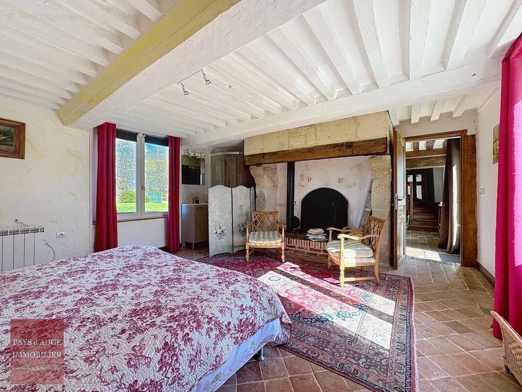 Maison à SAINT-GEORGES-EN-AUGE