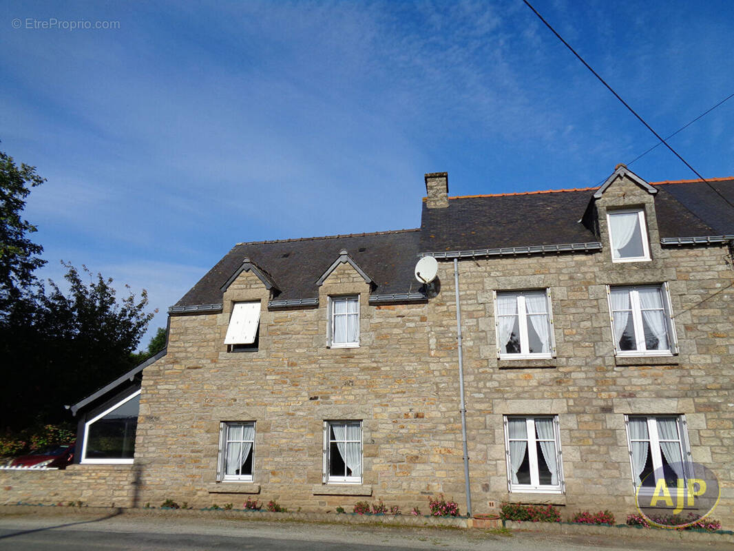 Maison à CRUGUEL