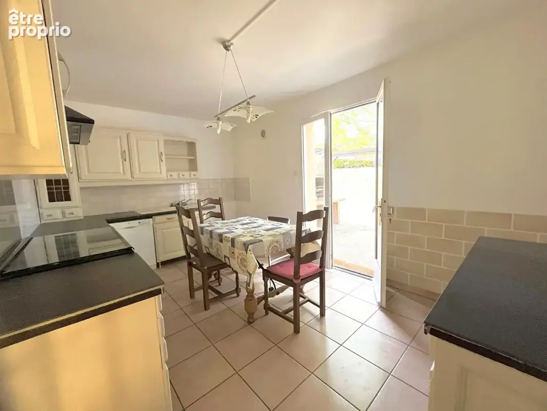A Penne d'Agenais, magnifique maison avec jardin, piscine et double garage - photo 12