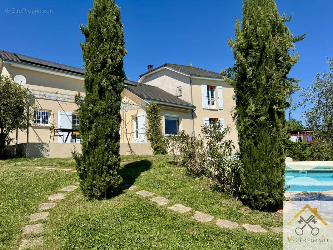 Maison à OBJAT