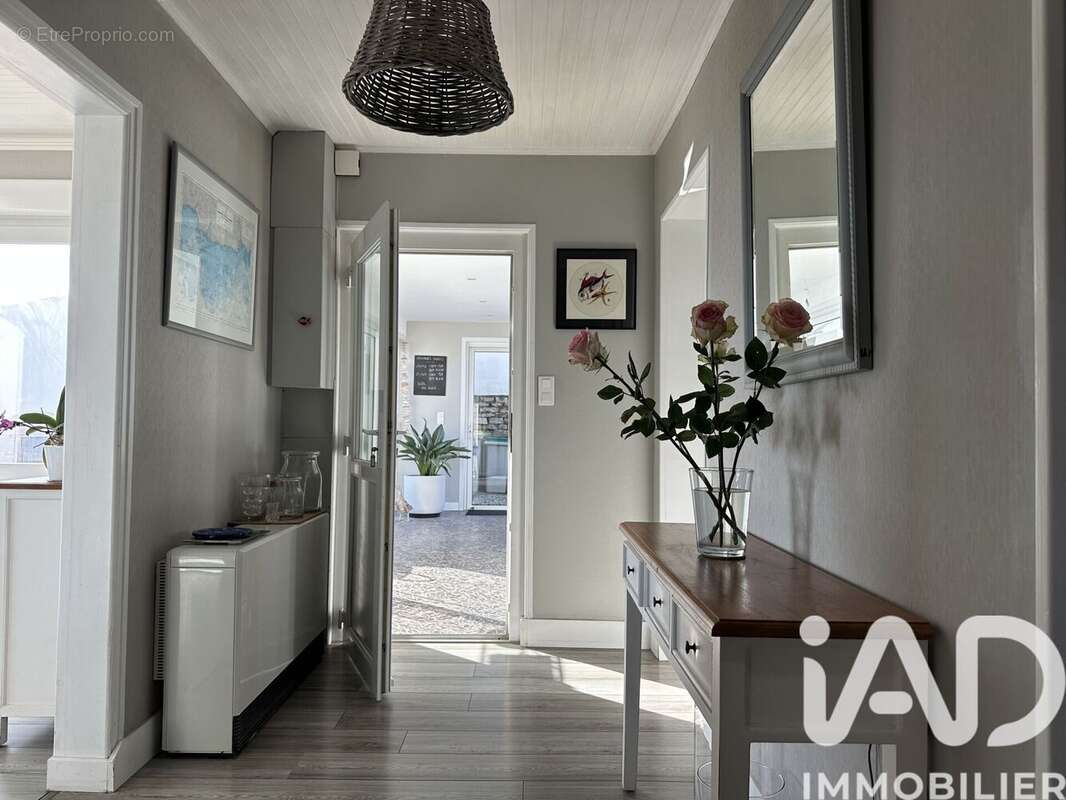 Maison 116 m² à Treffiagat  - photo 4