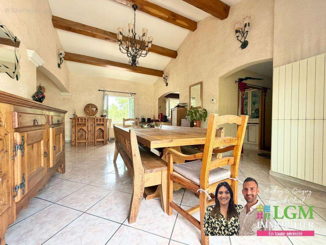 Maison de plain-pied, 4 chambres, piscine, 1000m2 de terrain, au calme, proche du centre - photo 10
