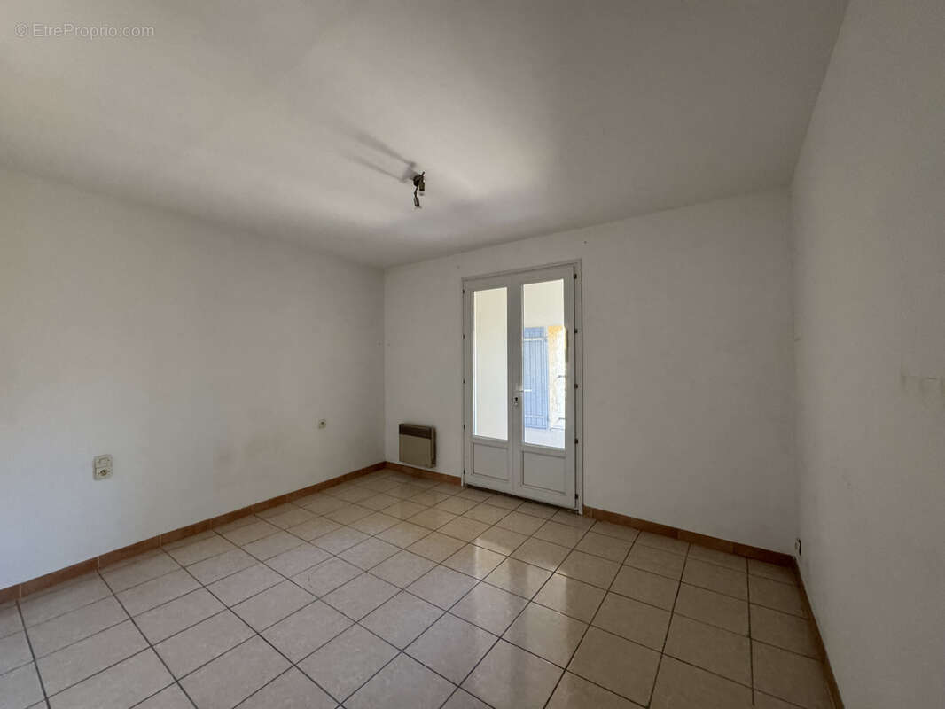 Maison de village à acheter avec 2 chambres à Coursan - photo 8
