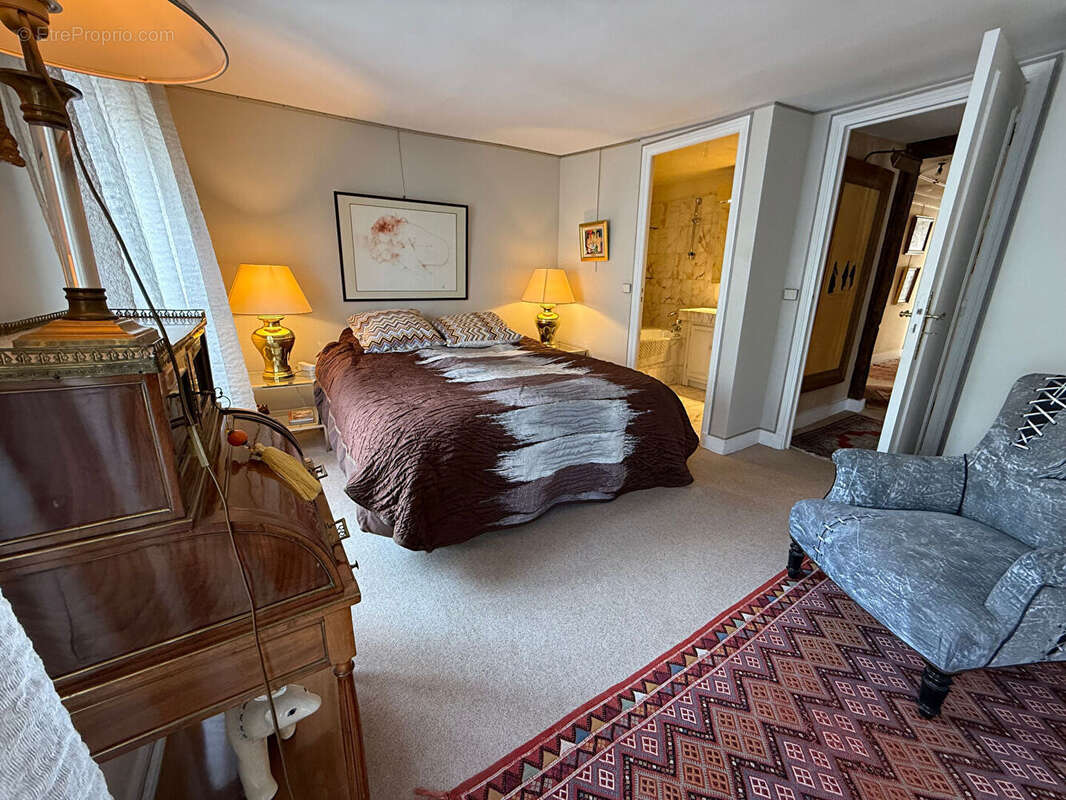 Appartement à PARIS-2E