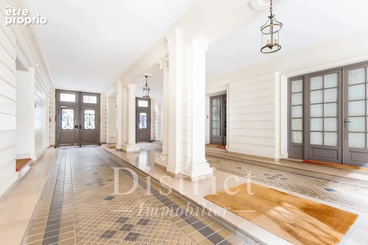 Exclusivité. Courcelles/Wagram. Chambre de service 9.05m². Ascenseur - photo 6