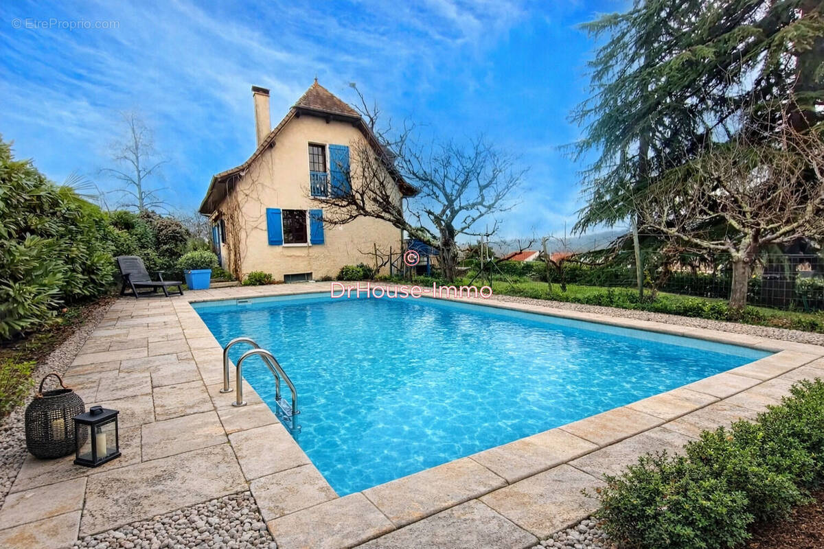 Maison à MONEIN
