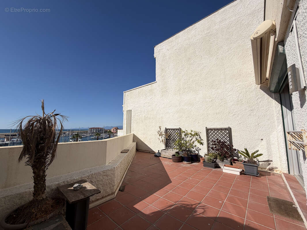Sur le port du Barcarès, PRODUIT RARE, Appartement T3 avec terrasse et garage - photo 7