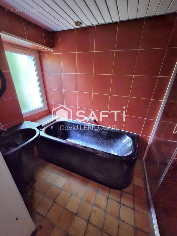 Photo 7 - Parking à DANGY