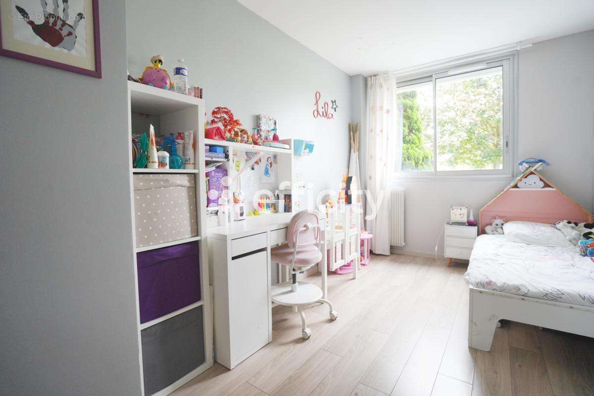 Appartement à FRESNES
