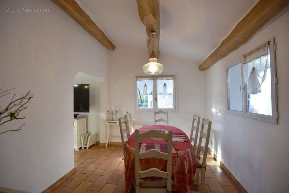 Maison à MONTAUROUX