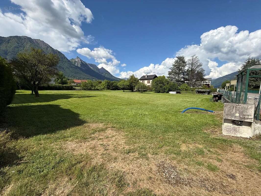Terrain 2435 m² à Gilly-Sur-Isere  - photo 3