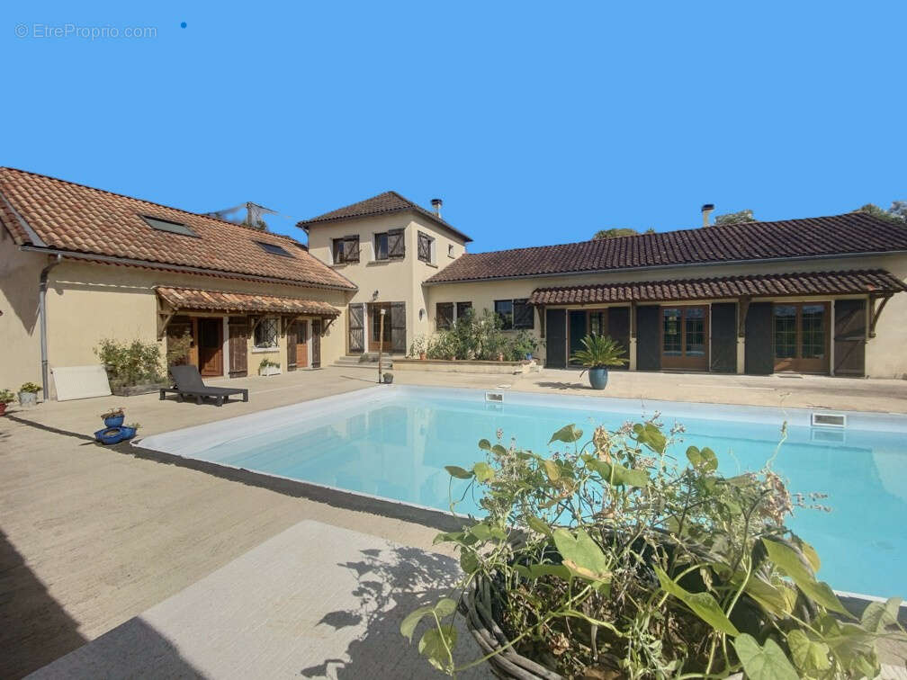 Maison à GRUN-BORDAS
