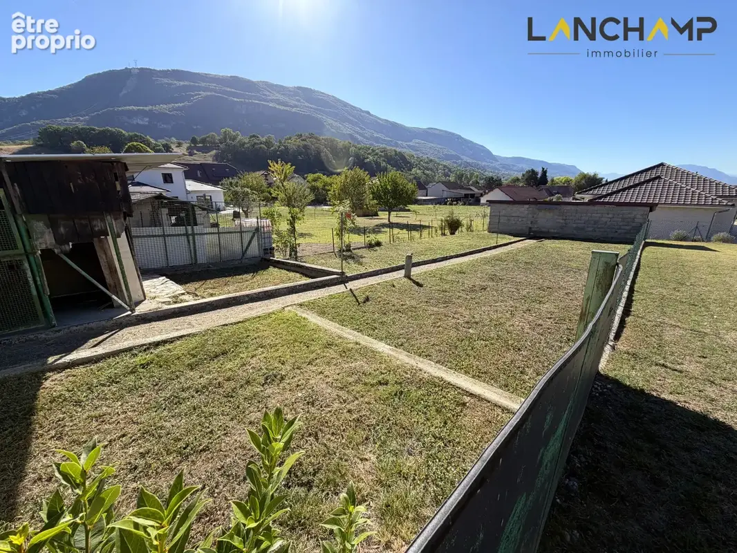 Maison à rénover avec sous-sol et joli terrain - photo 12