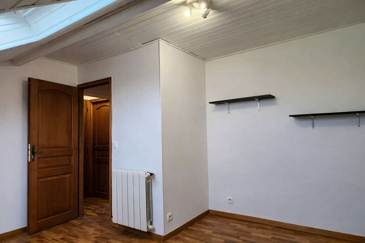 Pavillon 6 Pièces - Quartier résidentiel - GRIGNY - photo 13