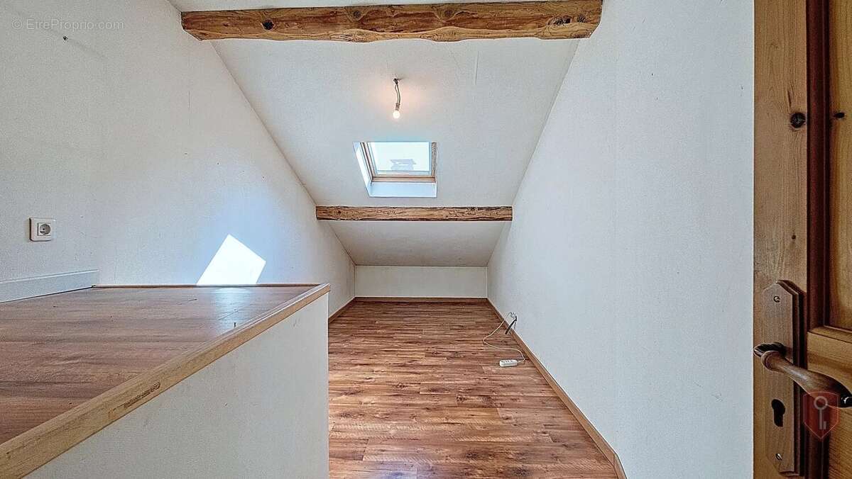 Maison à CRANVES-SALES