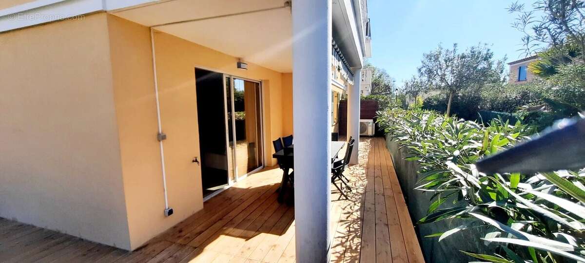 Appartement à MANDELIEU-LA-NAPOULE