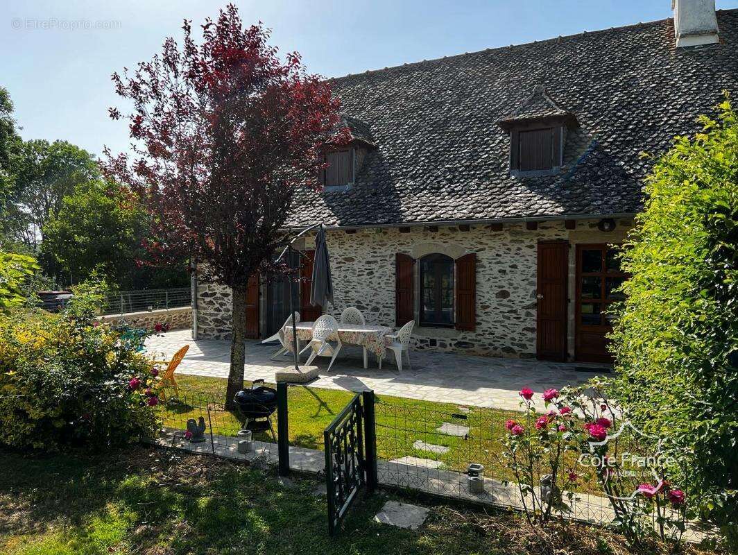 Maison à ARNAC
