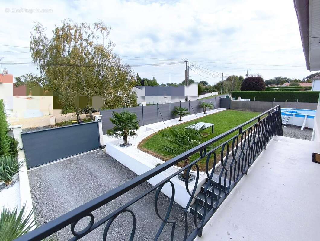 Maison à FLEURE