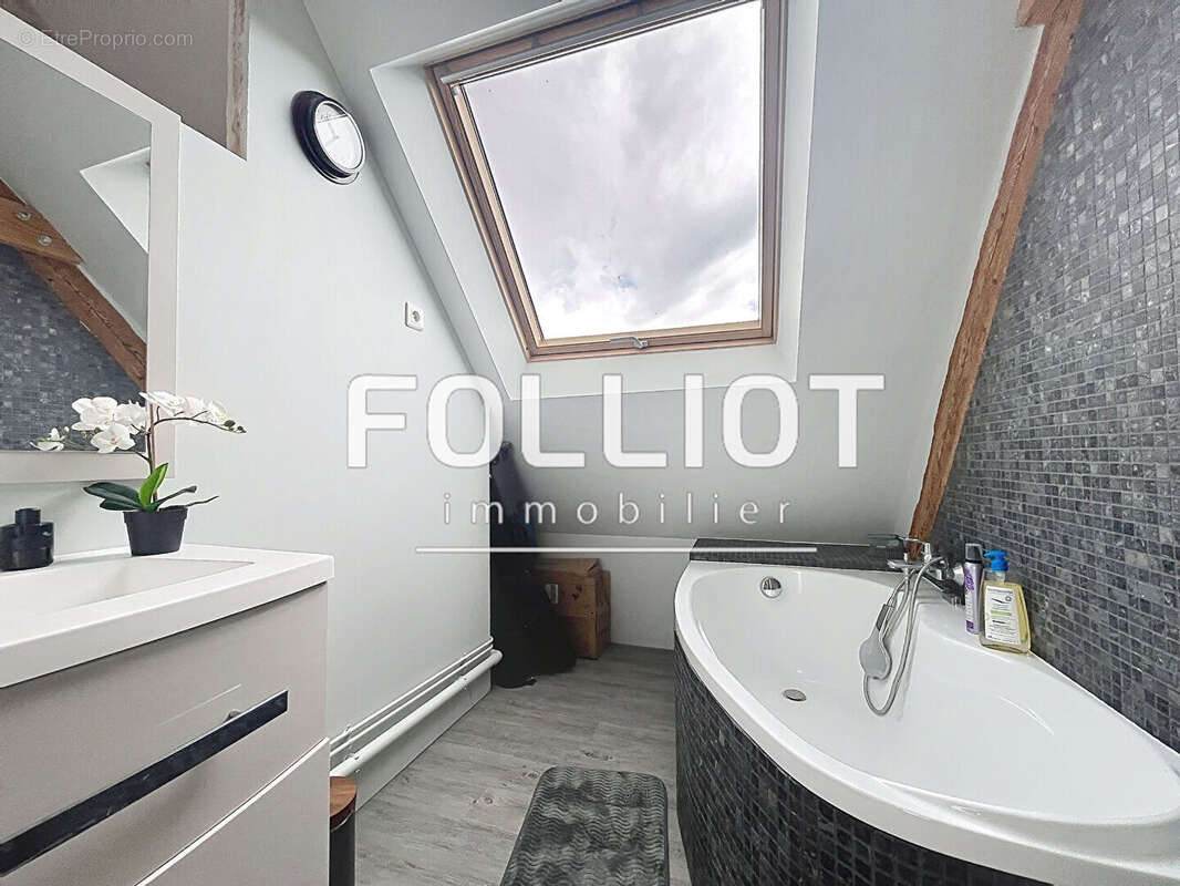 ACHAT/VENTE Maison en pierre de 4 pièces à vendre à Thaon -  Beau terrain clos - photo 13