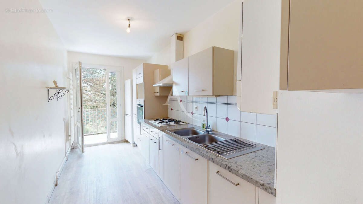 Appartement à SAINT-JEAN-DE-BRAYE