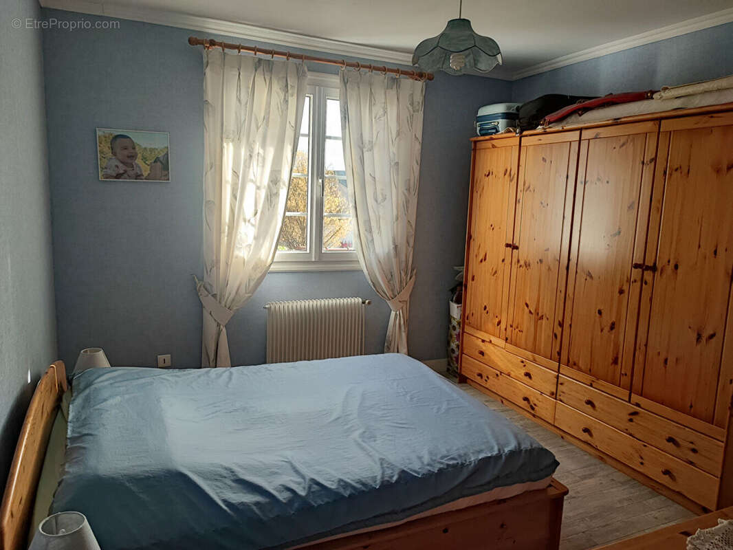 Maison à SAINT-JEAN-DE-BRAYE