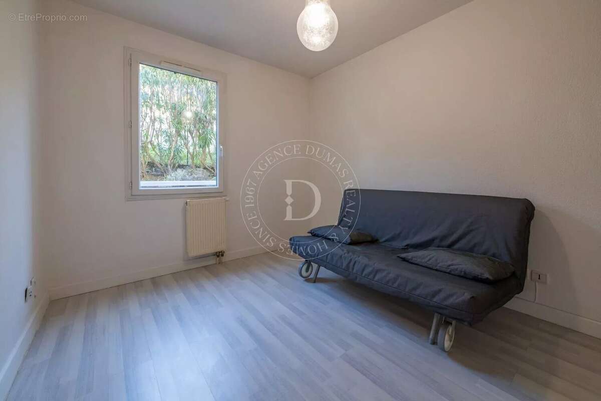 Appartement à EZE