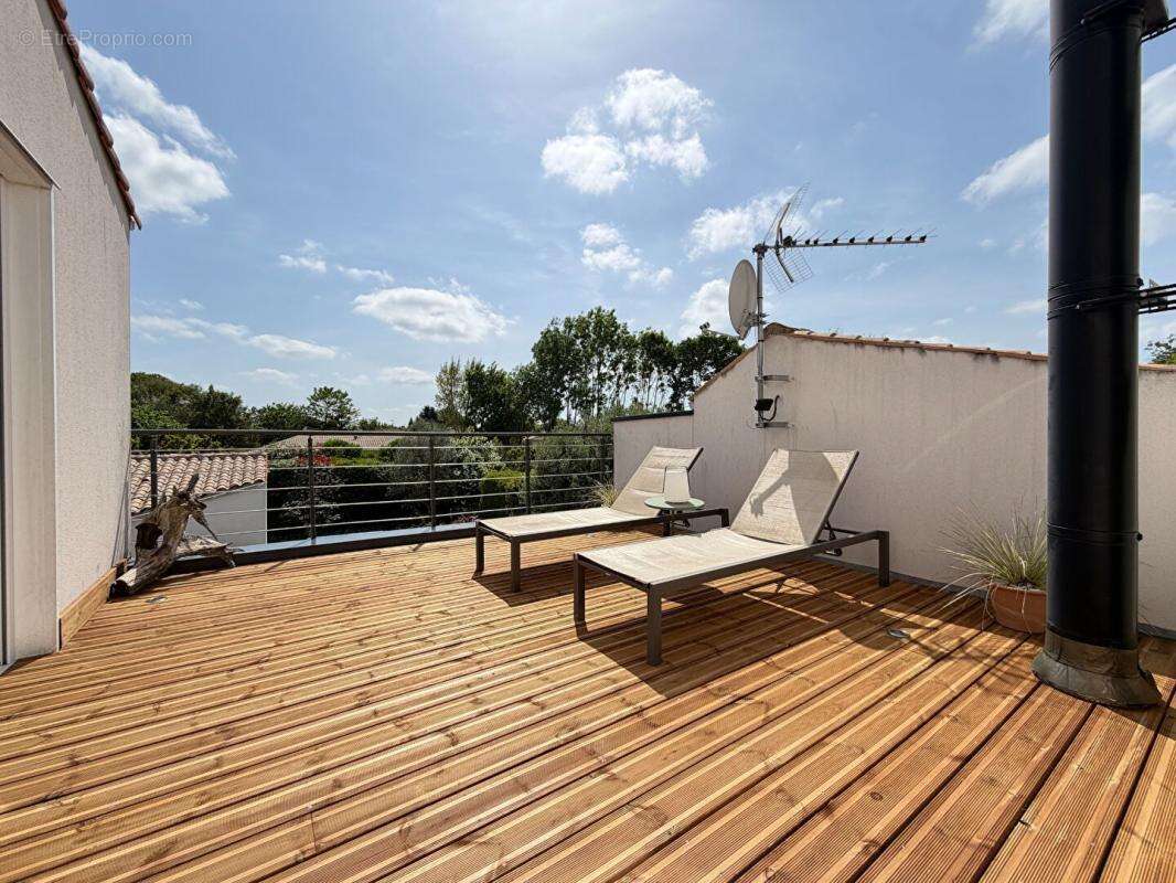 Maison familiale de standing avec piscine, suite parentale et appartement indépendant - photo 18