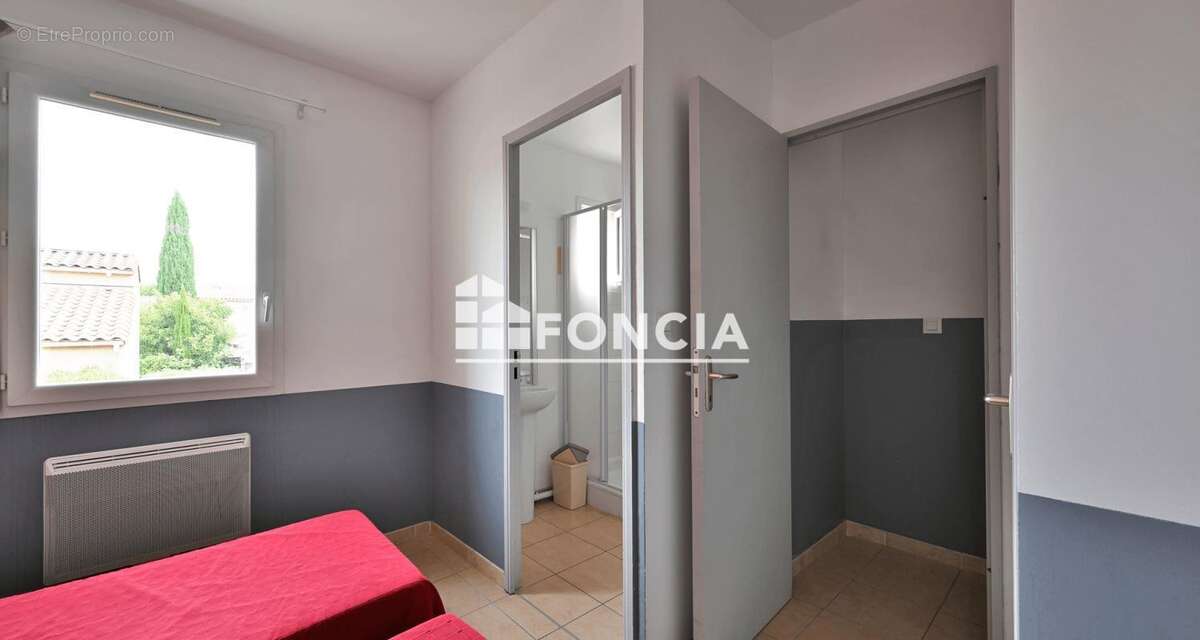 Appartement à MOURIES