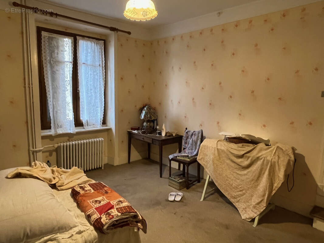 Maison à COUSSAC-BONNEVAL