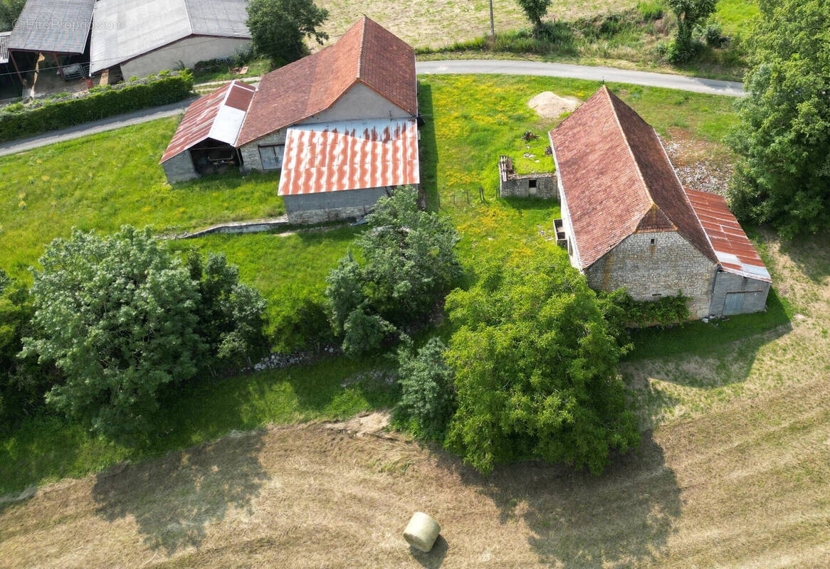 Maison à MONTAMEL