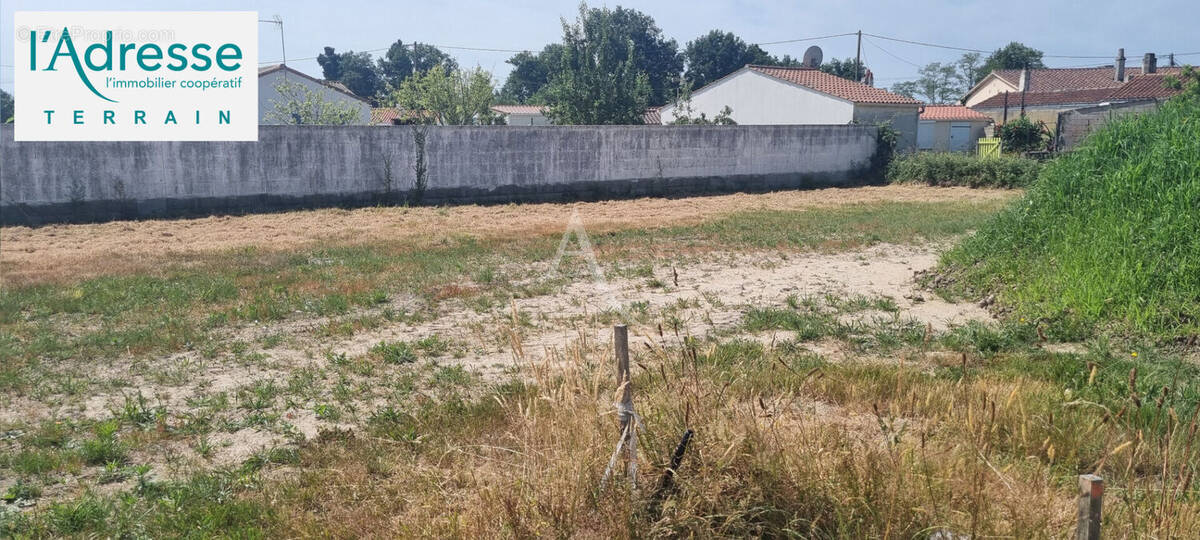Terrain à COMMEQUIERS