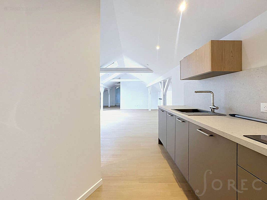MONTIGNY-LÈS-METZ - T2 coup de coeur sous combles - 62 m² Carrez et 90 m² au sol - photo 2
