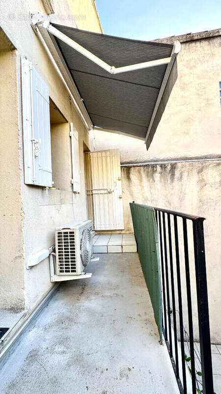 Appartement à ENTRAIGUES-SUR-LA-SORGUE