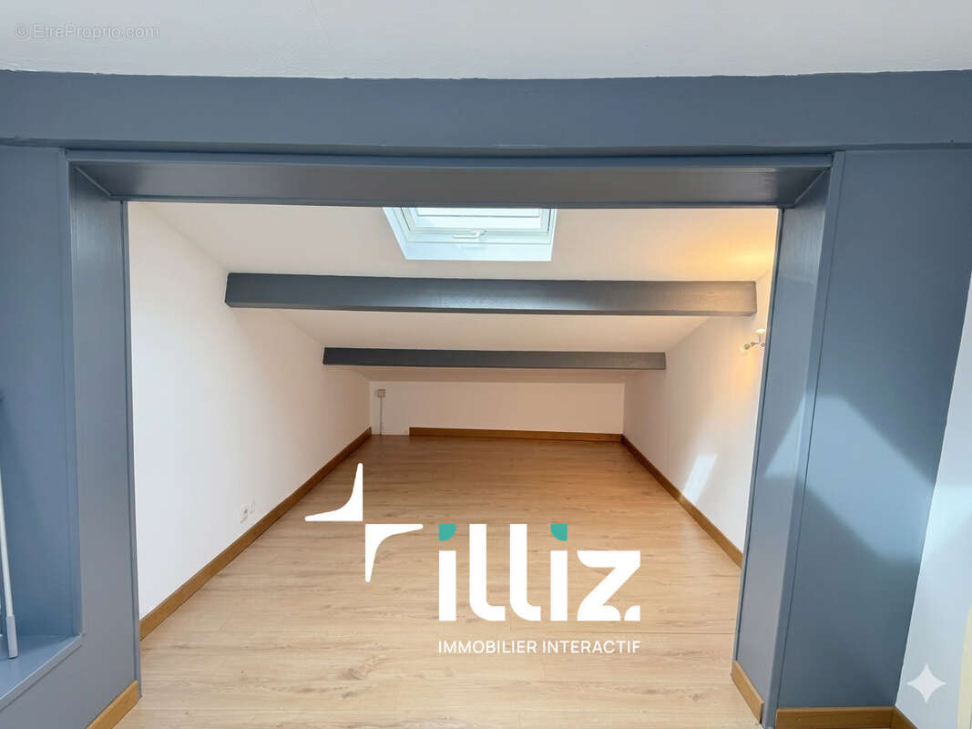 Appartement à COGOLIN