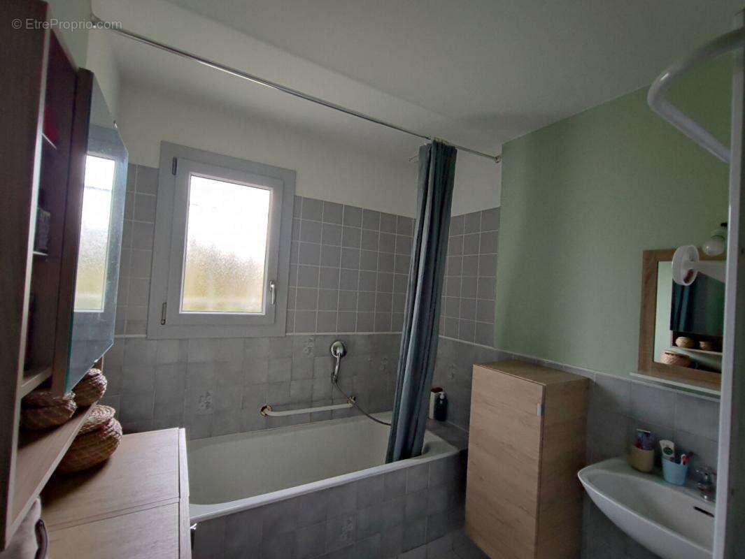 Maison à SAINT-ETIENNE-DE-CHIGNY