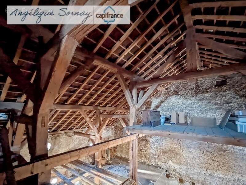 Maison familiale rénovée partiellement avec grange et vastes espaces – Jura BONLIEU - photo 21