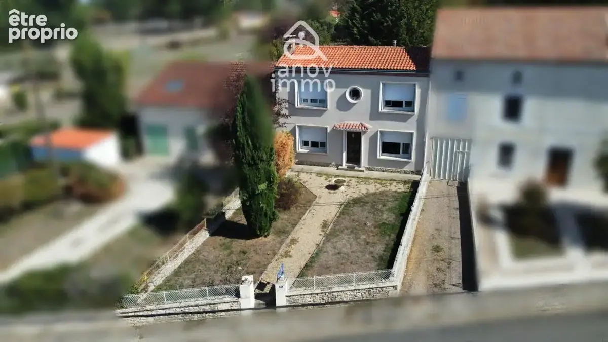Photo Maison à Pleuville au prix de 84 000€