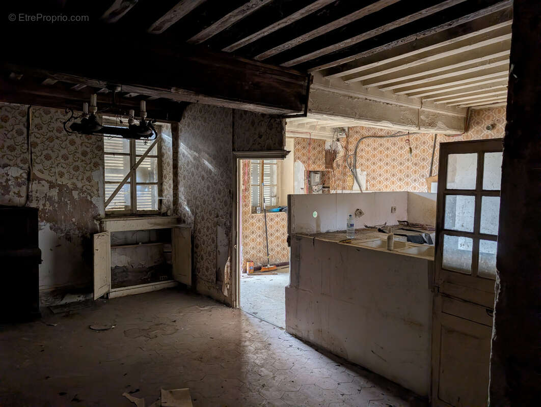 Bâtisse de village avec dépendances   Projet rénovation complète   Investisseur ou bricoleur - photo 3