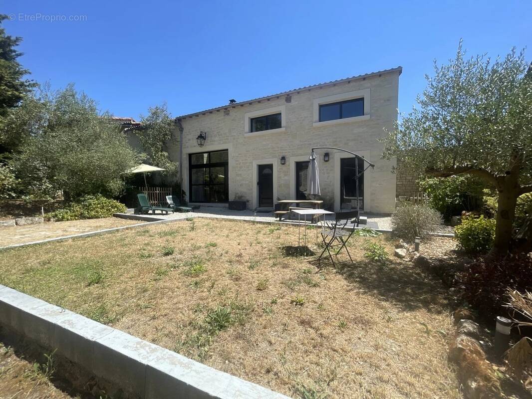 À découvrir – Maison en pierre rénovée à Ranton - photo 10