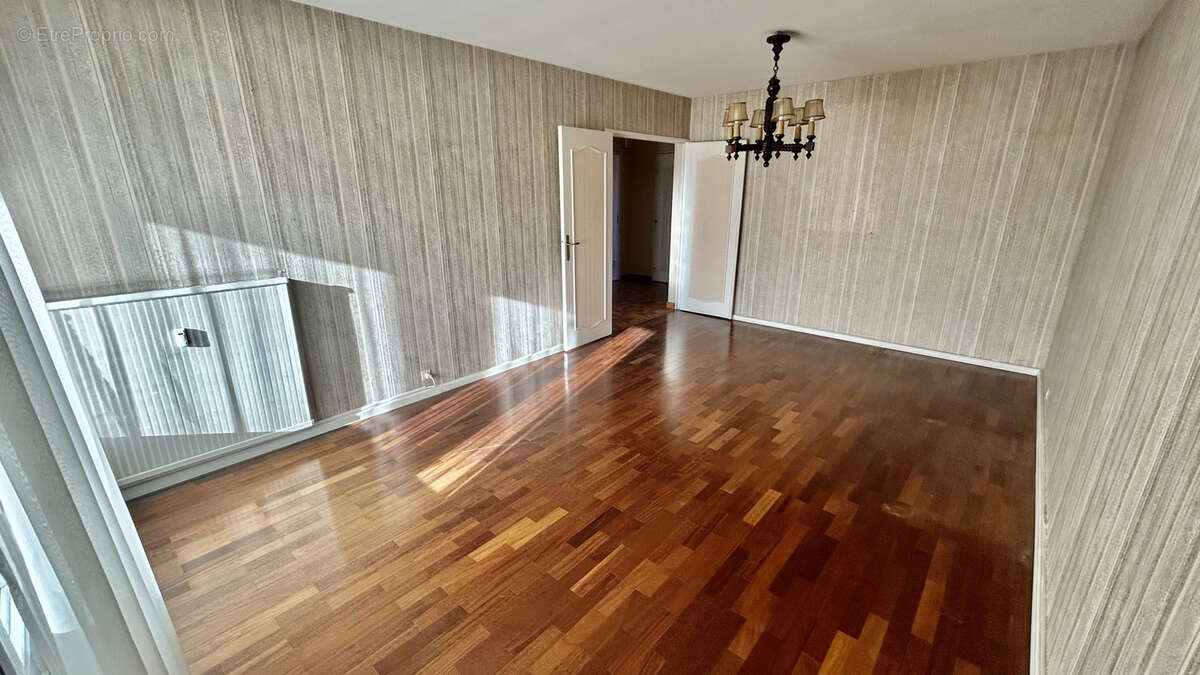 Appartement à TOURNON-SUR-RHONE