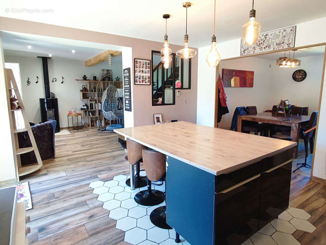 Maison avec gîte, piscine, jardin constructible et garage - photo 8