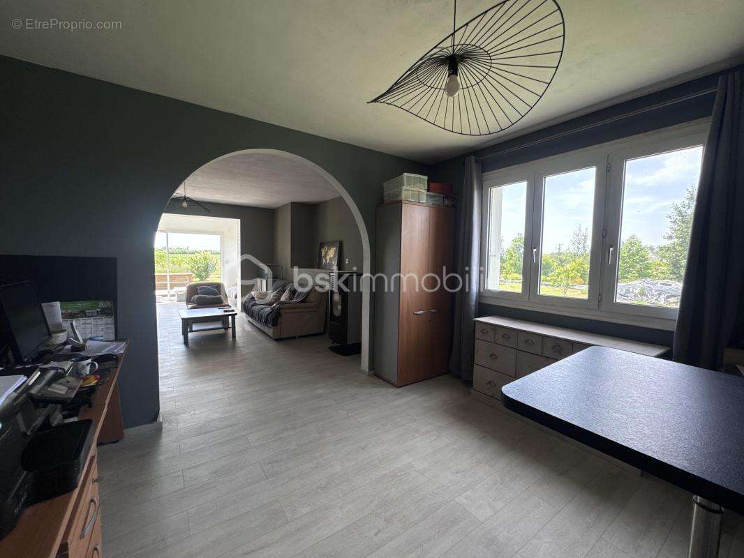 SAINT-VOUGAY – Maison familiale de 166 m² sur 4 100 m² de terrain - photo 9