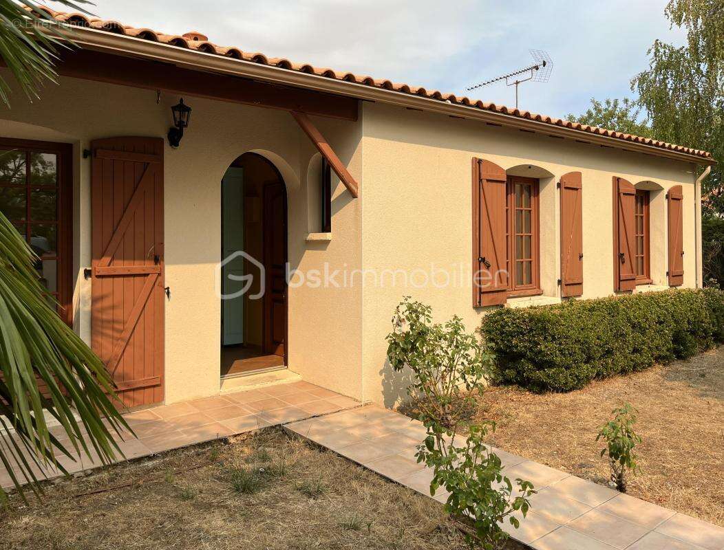 SAUJON  -  maison plain-pied 98 m2 sur terrain clos 514 m2 - photo 3