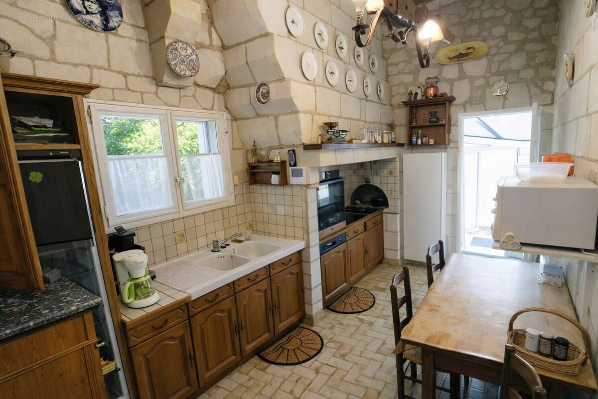 Maison 233 m² à Les Alleuds  - photo 4