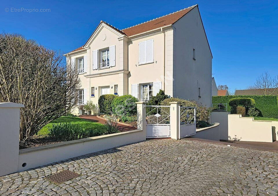Maison à LUZARCHES