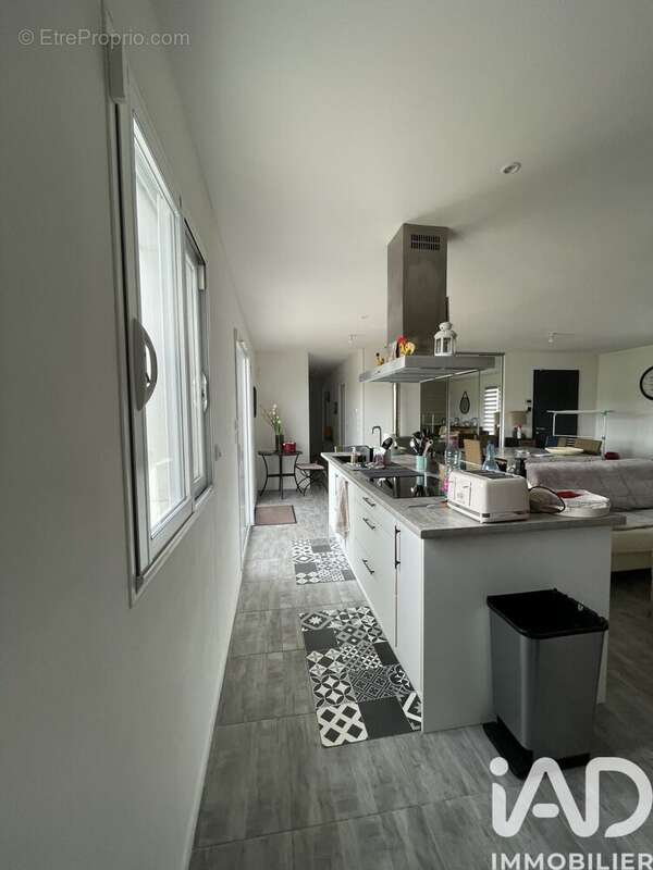 Maison 98 m² à Germignac  - photo 7