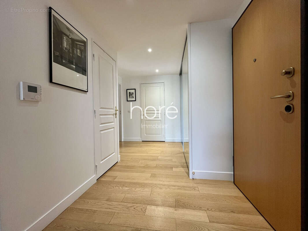 Appartement à LA GARENNE-COLOMBES