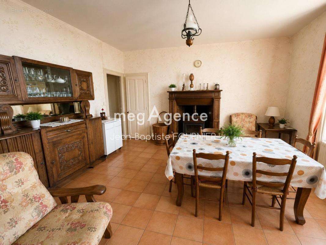 Maison de Maître avec dépendances – Terrain de plus de 4 400 m² - photo 6