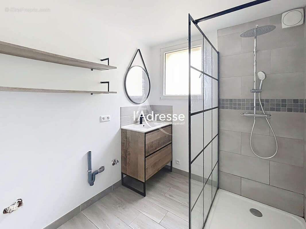 l'Adresse Immobilier - La Salvetat Saint Gilles - Maison T4  de 127 m2 sur un terrain piscinable de 1566m² avec garage - photo 10